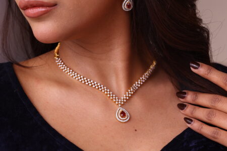 V-shaped / Choker necklace